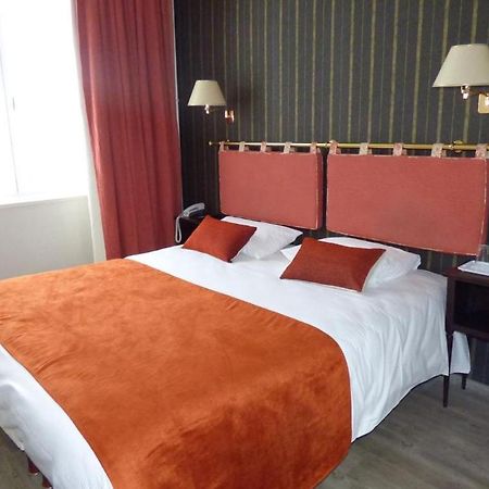 Logis Au Grand Hotel Et Son Restaurant Mayenne Exterior photo
